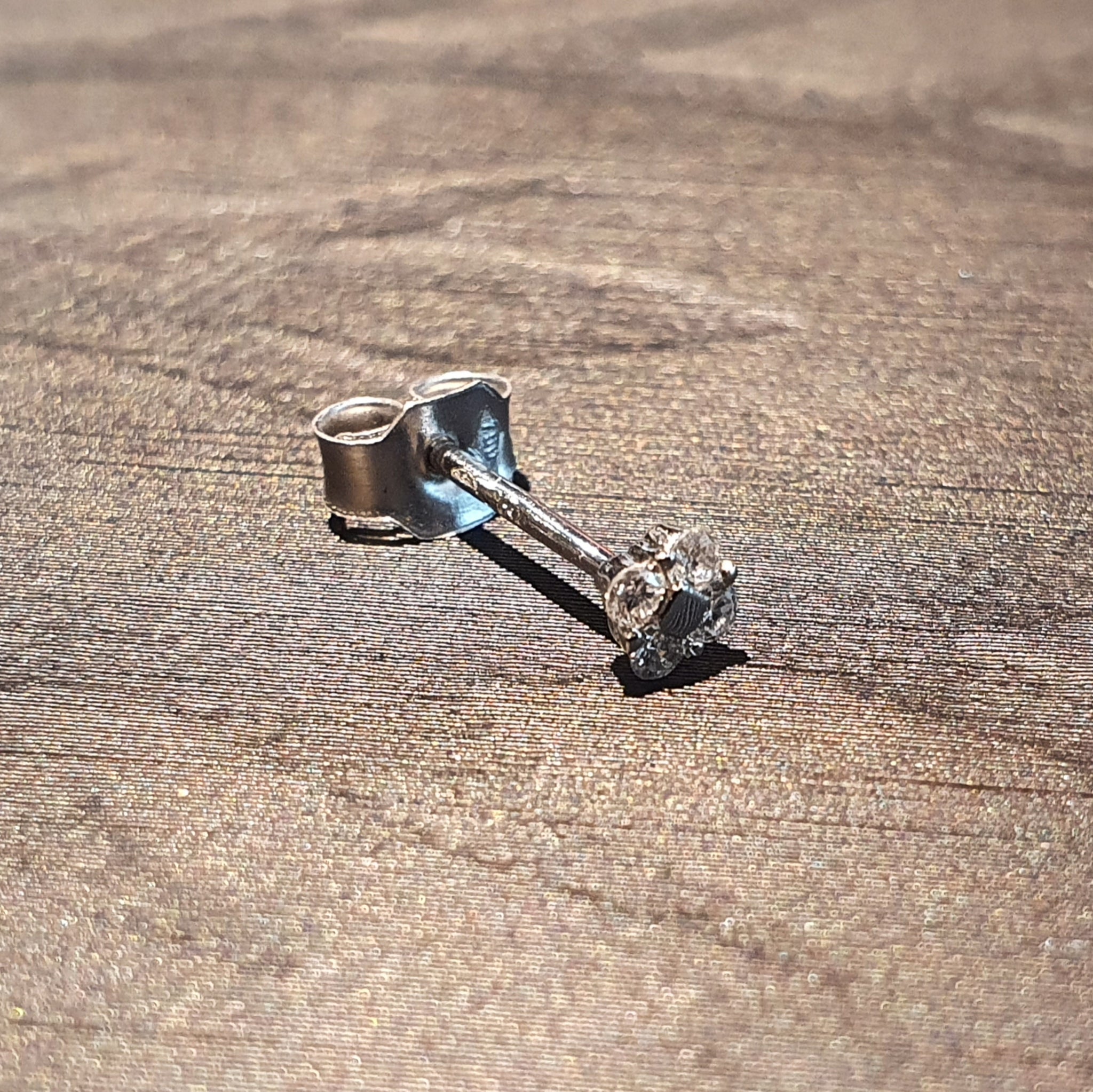 Boucles d'oreilles puce diamants 0.10 CT OR BLANC 750/1000 - Thomas Morel
