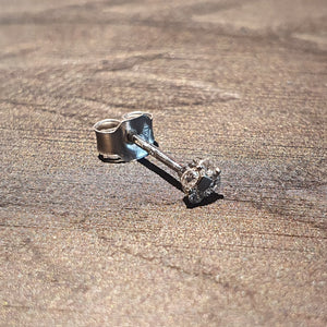 Boucles d'oreilles puce diamants 0.10 CT OR BLANC 750/1000 - Thomas Morel