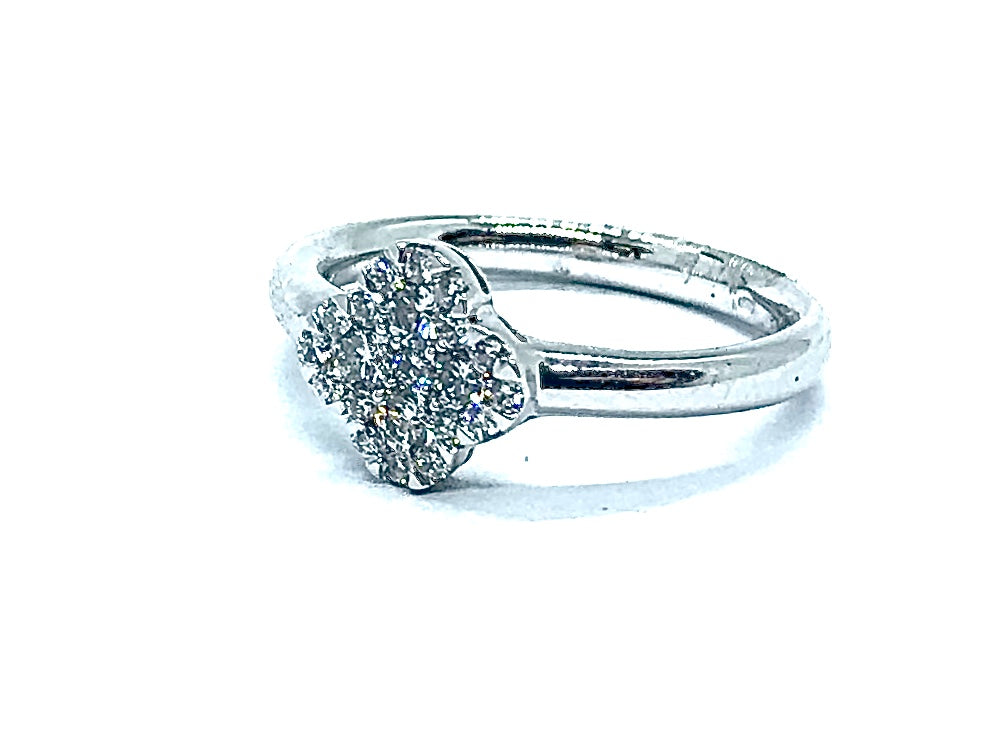 Bague multi pierres Diamants forme de Treffle OR BLANC 750/1000 - Thomas Morel