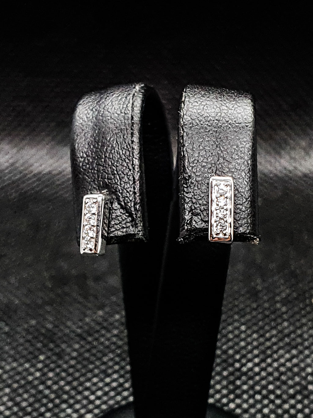 Boucles d'oreilles puce barrette diamants OR BLANC 750/1000 - Thomas Morel