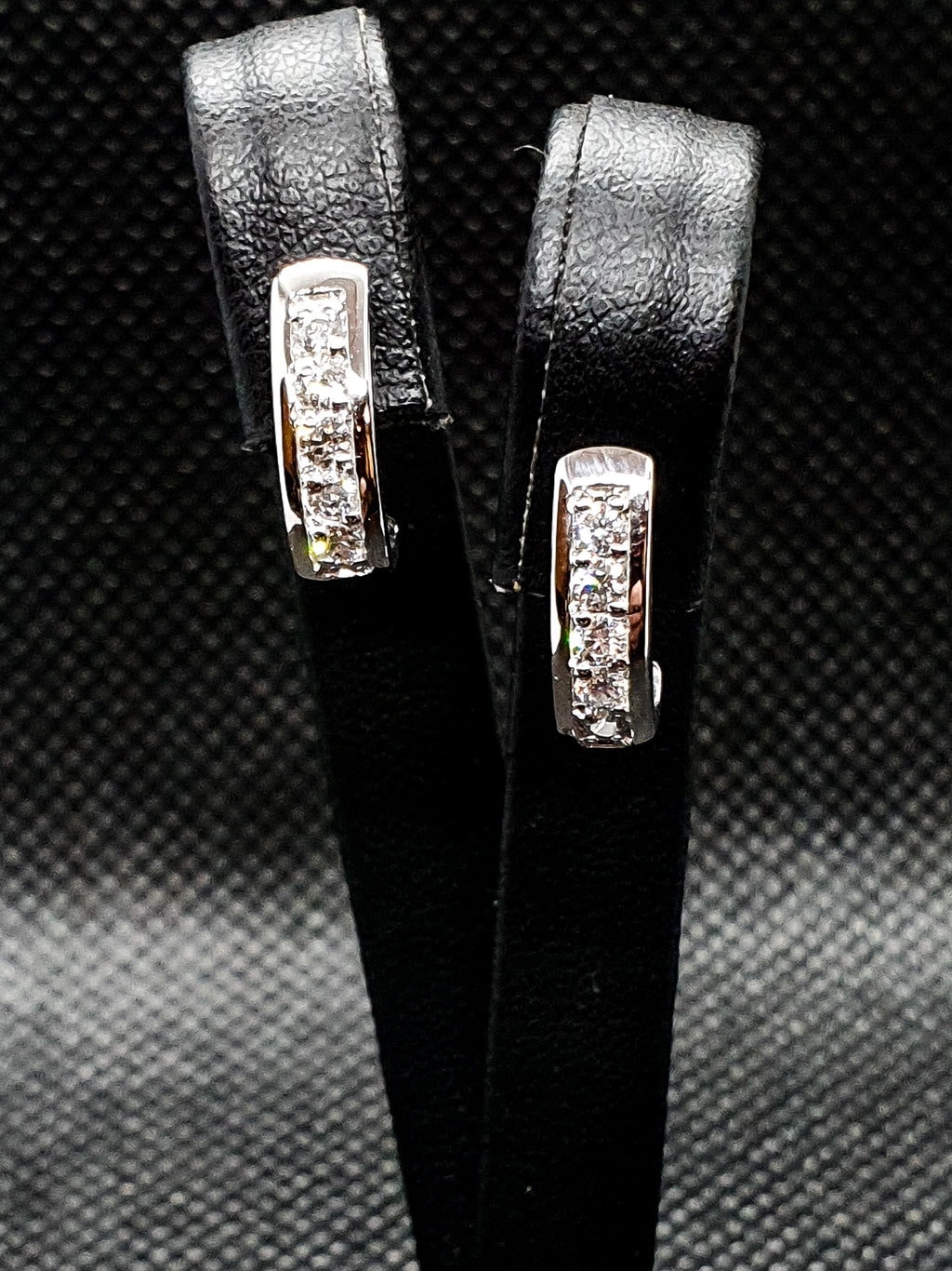 Demi créoles diamants OR BLANC 750/1000 - Thomas Morel